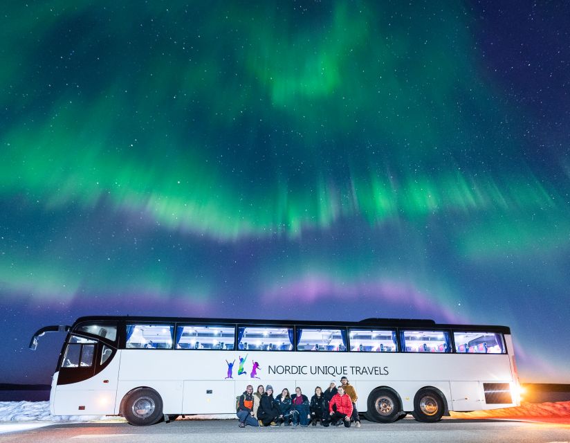 Rovaniemi: Hunting Northern Lights Bus Tour - Warmth, waiting, and the bus advantage