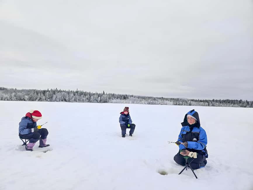 Rovaniemi: Ice Fishing Small Group Tour & Barbeque - Learning to drill the ice