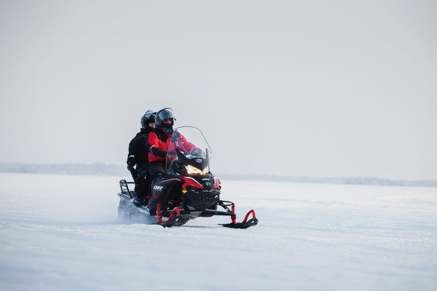 Rovaniemi: Ice Fishing & Snowmobile Safari Combo Day - A 4.5-hour winter day with two very different moods
