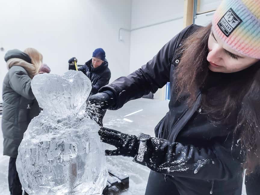 Rovaniemi: Ice sculpting experience - Why the Arctic SnowHotel visit is worth your time