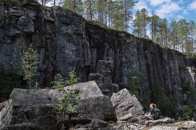 Rovaniemi Korouoma Canyon Hike and Barbecue Experience - How the guides shape the experience