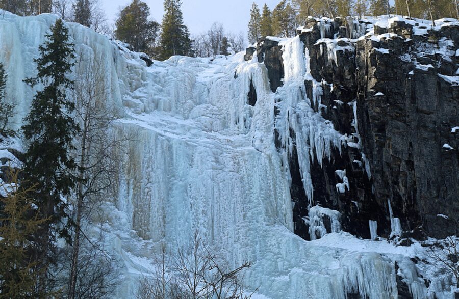 Rovaniemi: Korouoma Frozen Waterfalls Hike & Hot BBQ Lunch - Why Korouoma works so well in winter