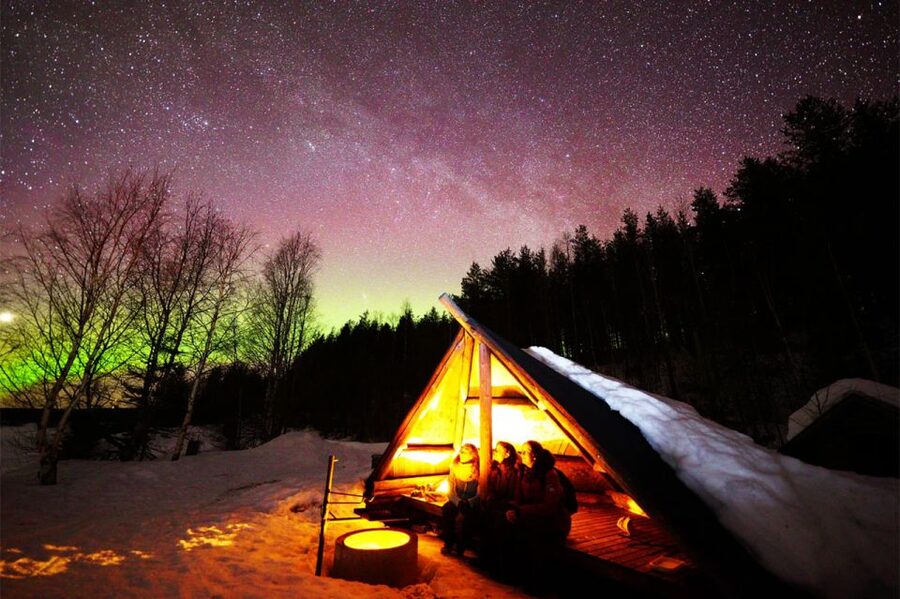 Rovaniemi: Lapland Northern Lights Tour with BBQ - A campfire night under the Rovaniemi sky