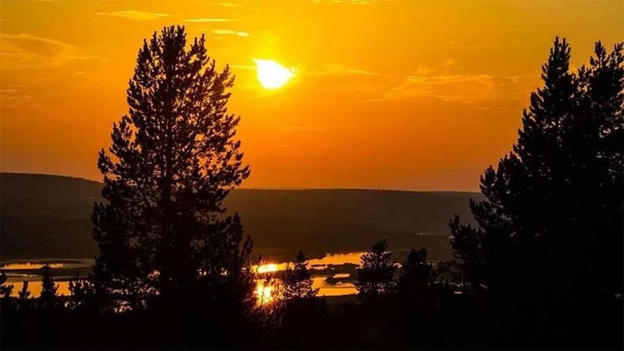 Rovaniemi: Midnight Sun, ATV Ride During The Golden Hour - Gingerbread and Blueberry Juice at the Viewpoint