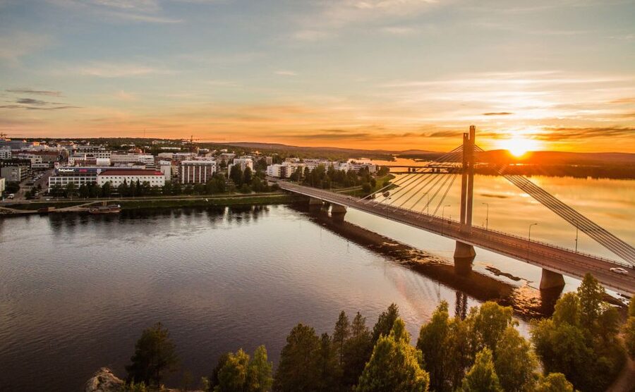 Rovaniemi: Midnight Sun Photography Tour - Booking flexibility and group size