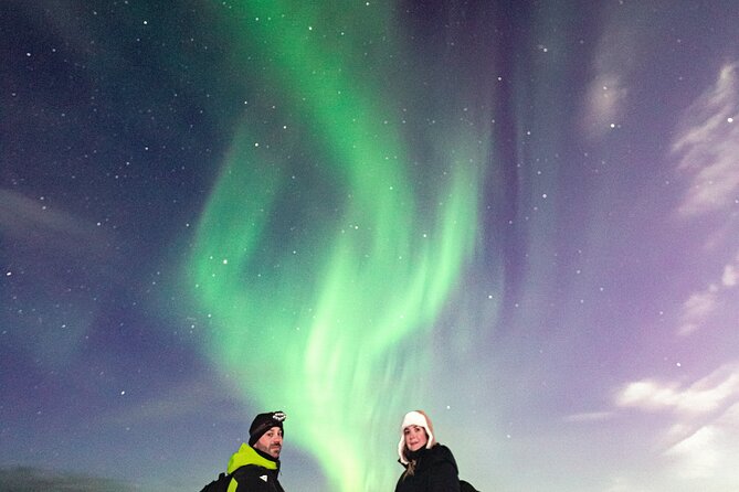 Rovaniemi: Northern Lights Pro Guaranteed - Unlimited (PRIVATE) - Food, warmth, and the campfire stop