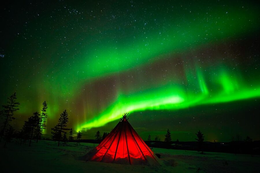 Rovaniemi: Northern Lights Snowmobile Tour - Sharing a snowmobile beyond the Arctic Circle