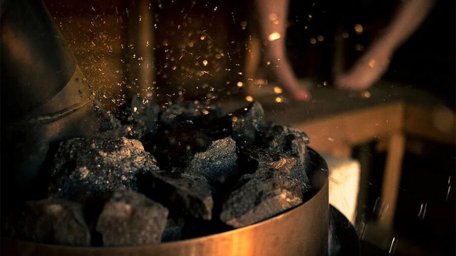 Rovaniemi: Northern Lights Trip with Arctic Sauna & Jacuzzi - The Traditional Finnish Sauna