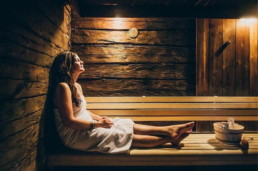 Rovaniemi: Northern Lights Trip with Arctic Sauna & Jacuzzi - Trying the Frozen Lake Swim