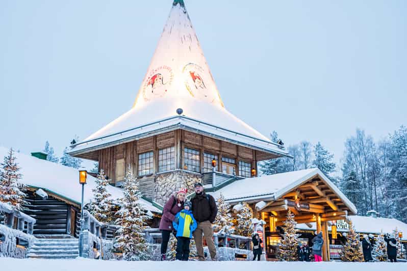 Rovaniemi: Private Pro Photoshoot in Santa Claus Village - The drive from Rovaniemi to the village