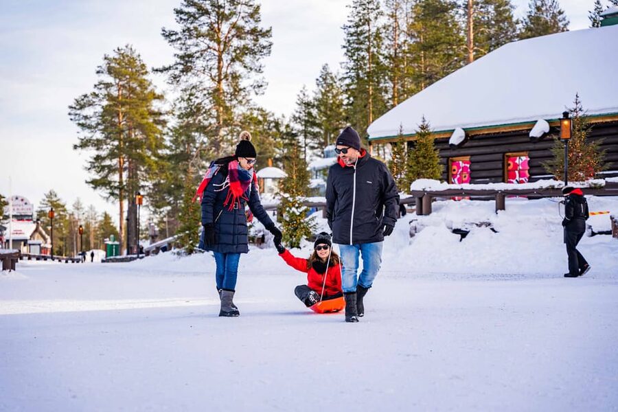 Rovaniemi: Private Pro Photoshoot in Santa Claus Village - What you actually receive afterward