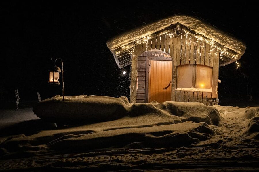 Rovaniemi: Private Sauna and Ice Swimming Tour with Snacks - Why this sauna outing feels different from a normal spa visit