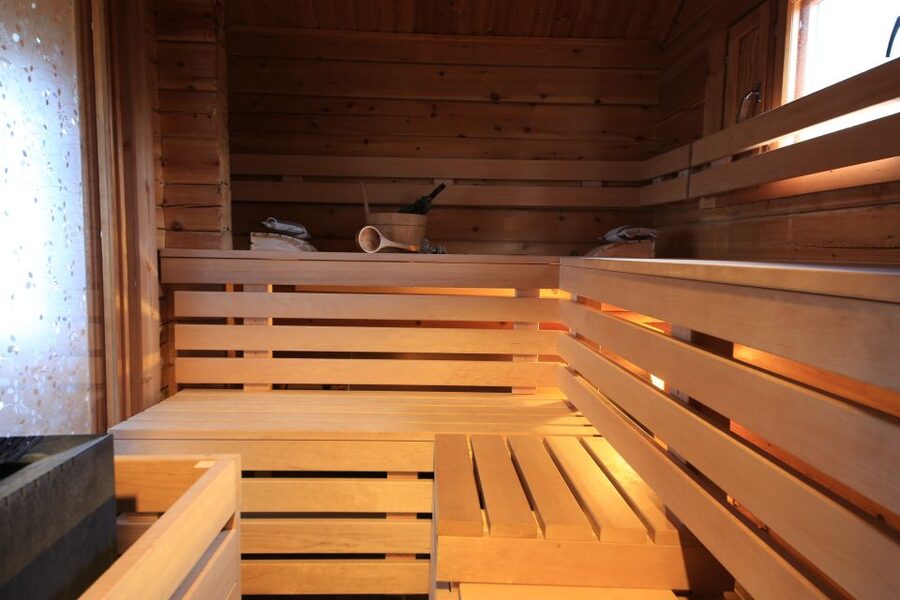 Rovaniemi: Private Sauna, Jacuzzi and Dinner - A private sauna evening outside Rovaniemi