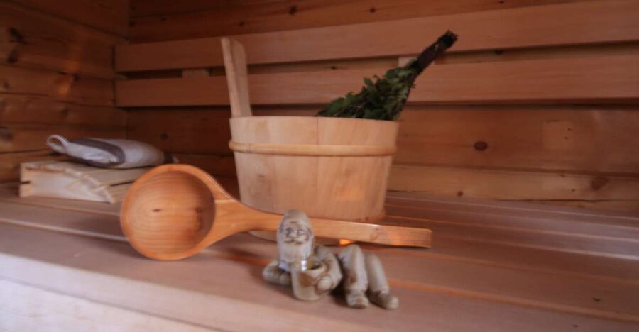 Rovaniemi: Private Sauna, Jacuzzi and Dinner - The short ride from Rovaniemi