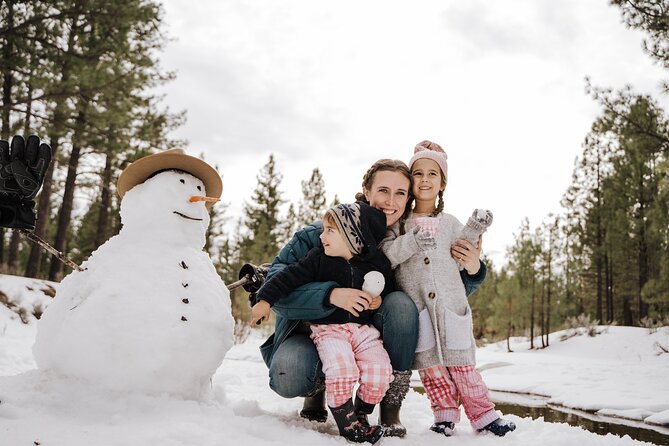 Rovaniemi: Private Winter Wonderland Photoshoot Tour - A private session for couples and families
