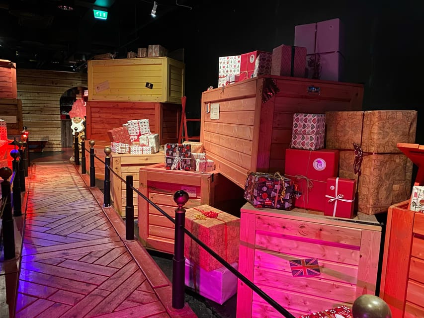 Rovaniemi: Santa Claus Village w/ Husky & Reindeer Sled Ride - The reindeer sledge ride is the quiet highlight