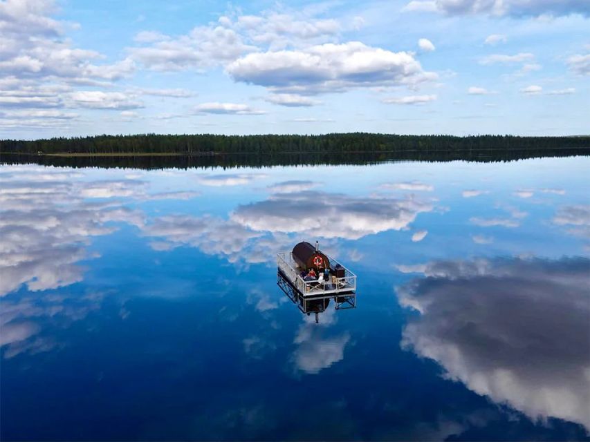 Rovaniemi: Sauna Boat Scenic Lake Cruise - One Hour in the Wood-Heated Sauna