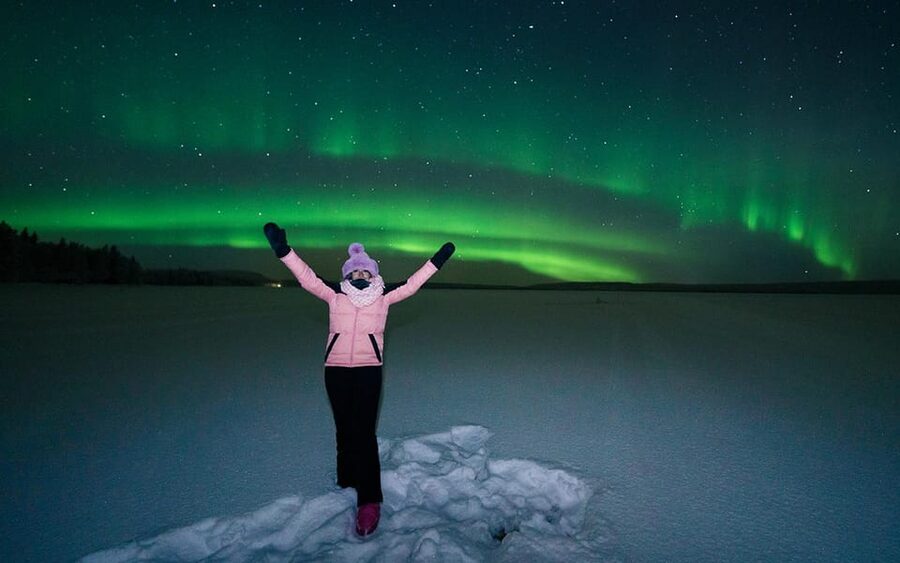 Rovaniemi: Small Group Aurora Hunt-full money back guarantee - Photos that turn a cold night into a keepsake