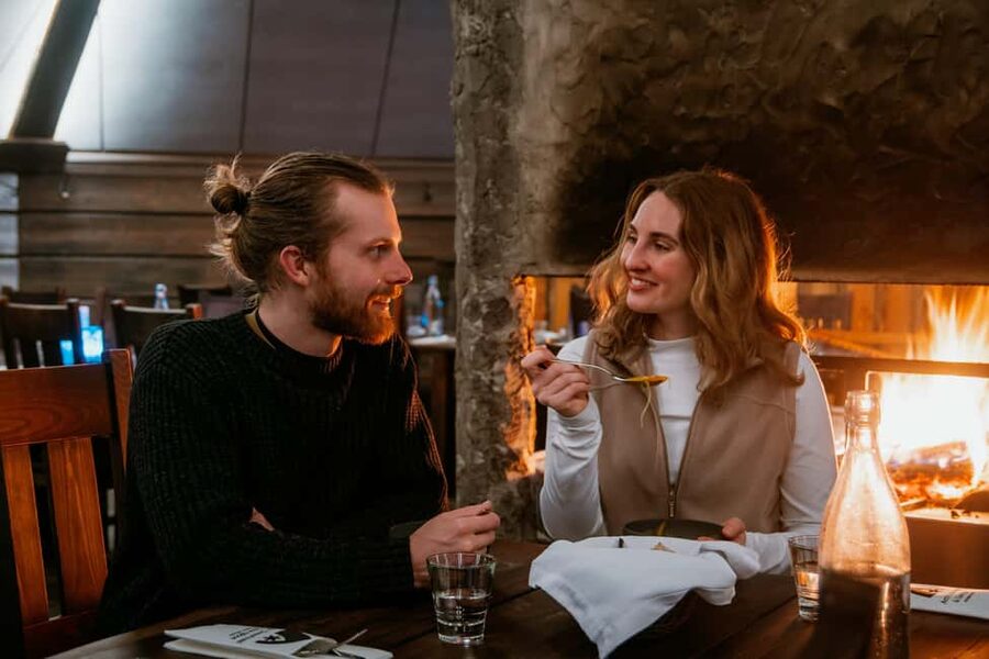 Rovaniemi: Snow Hotel Tour and Ice Restaurant Dinner - Transport, access, and useful preparation
