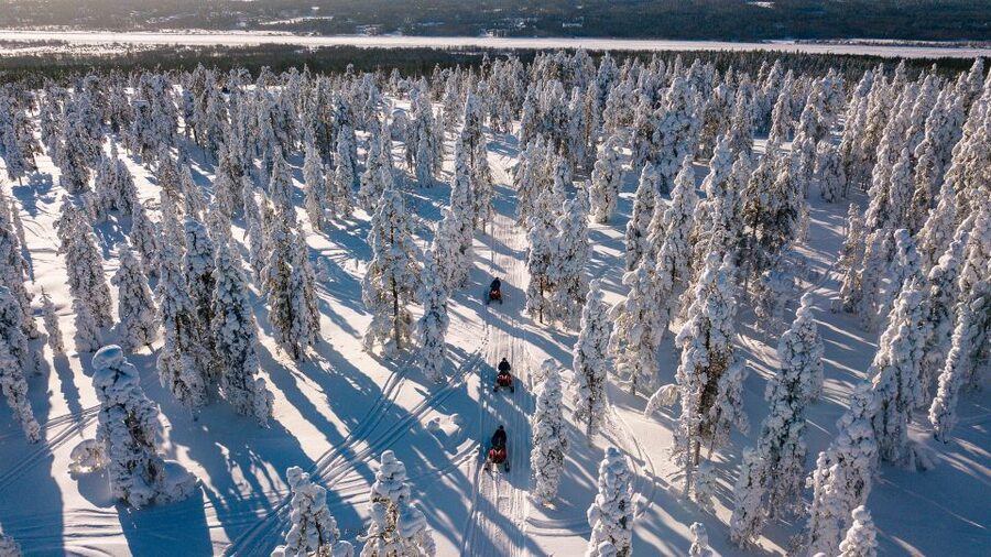 Rovaniemi: Snowmobile Adventure Tour for Adults Only - Warm clothing makes the cold manageable