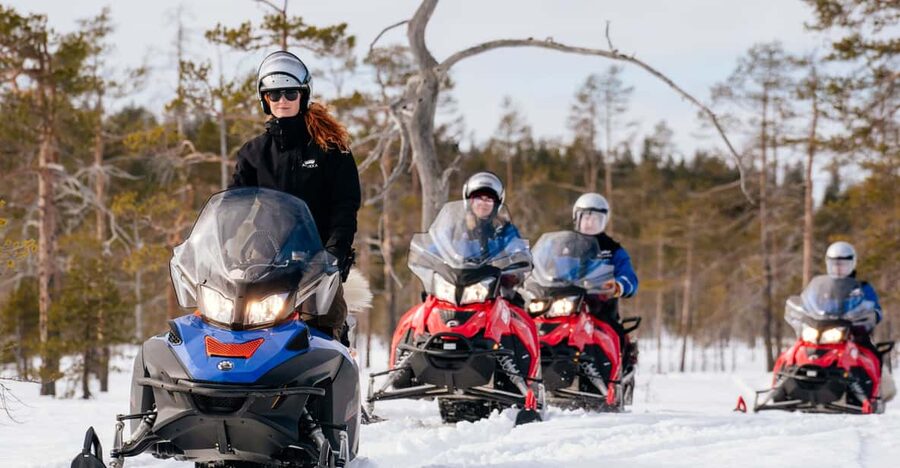 Rovaniemi: Snowmobile Safari into the Wilderness - Riding 15 to 30 Kilometers Through the Forest