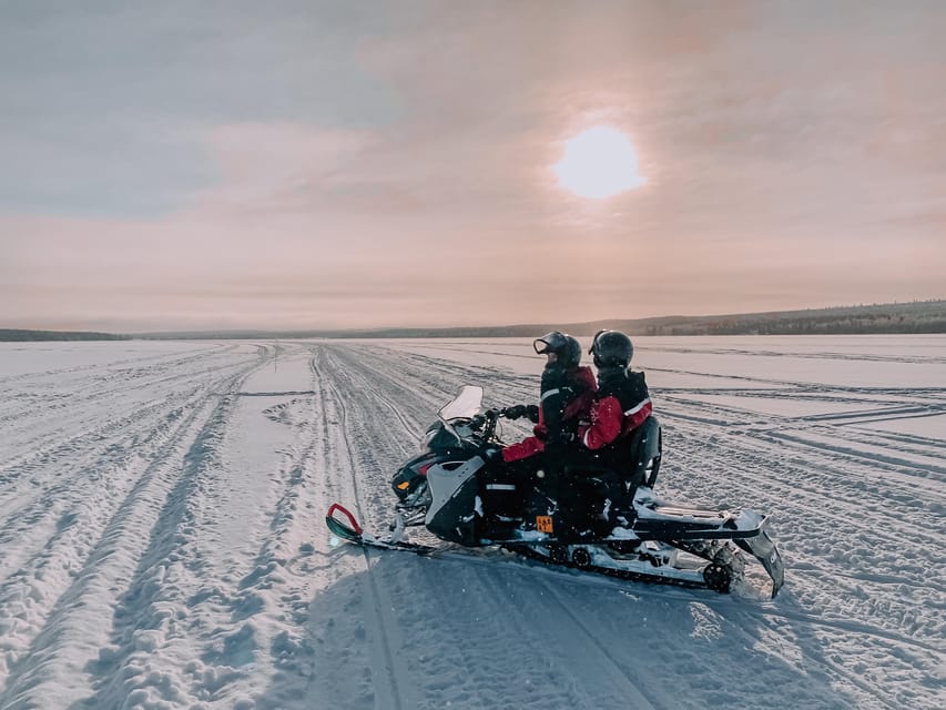 Rovaniemi: Snowmobile Sprint Safari - Pickup, clothing, and the first half-hour