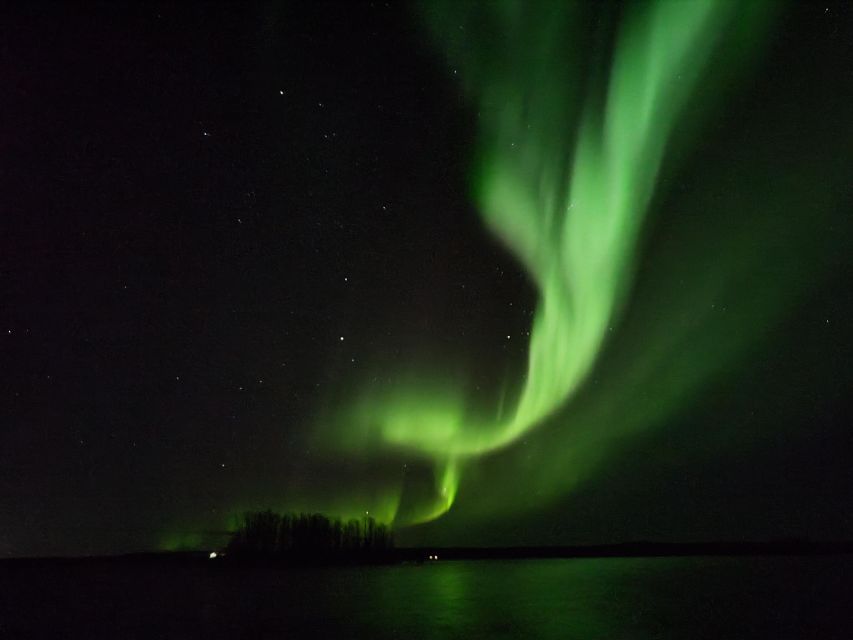 Rovaniemi: Traditional Sauna and Ice Swimming Experience - The short tour and changing room