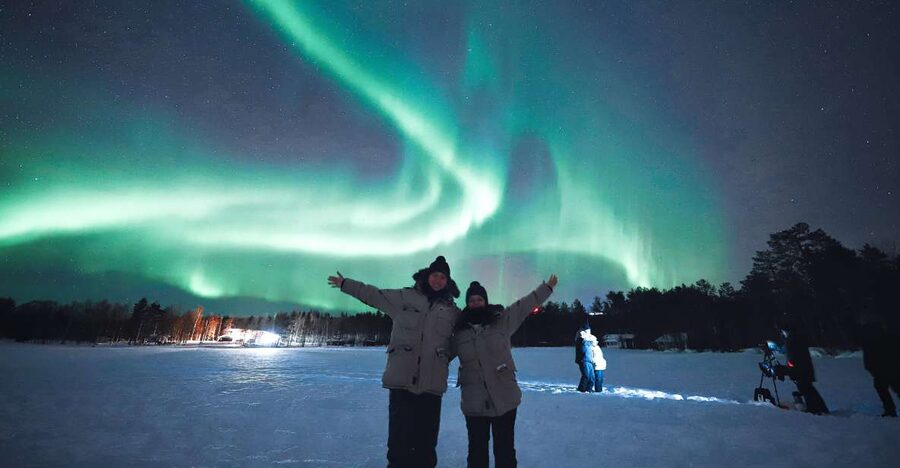 Rovaniemi: Unlimited Mileage and Hours Aurora Hunting Pro - How meteorologist observations shape the night