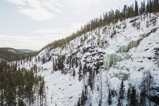 Rovaniemi - Visit to The Frozen Waterfalls of Korouoma - The frozen waterfalls and ice climbers