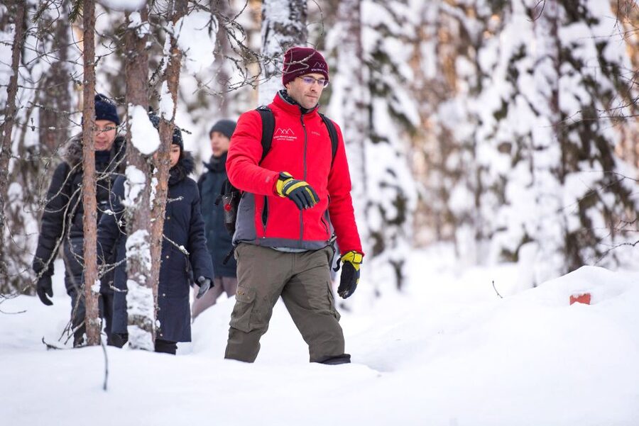 Rovaniemi: Winter Wilderness Snowshoeing Trip - Guides make the biggest difference