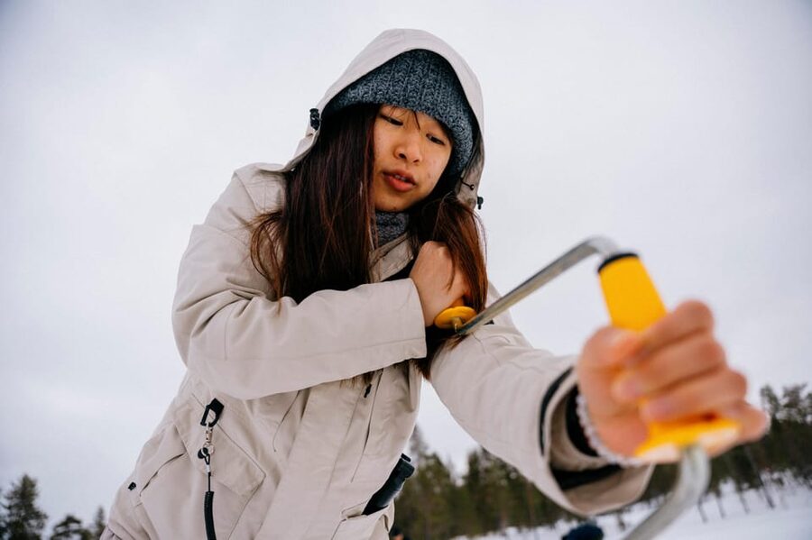 Saariselkä: Ice Fishing Adventure - From Saariselkä to a frozen forest lake
