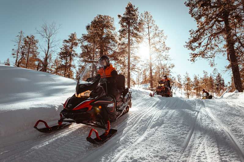 Saariselkä: Snowmobile Ride with Hot Drinks - Guides, group control, and the beginner experience