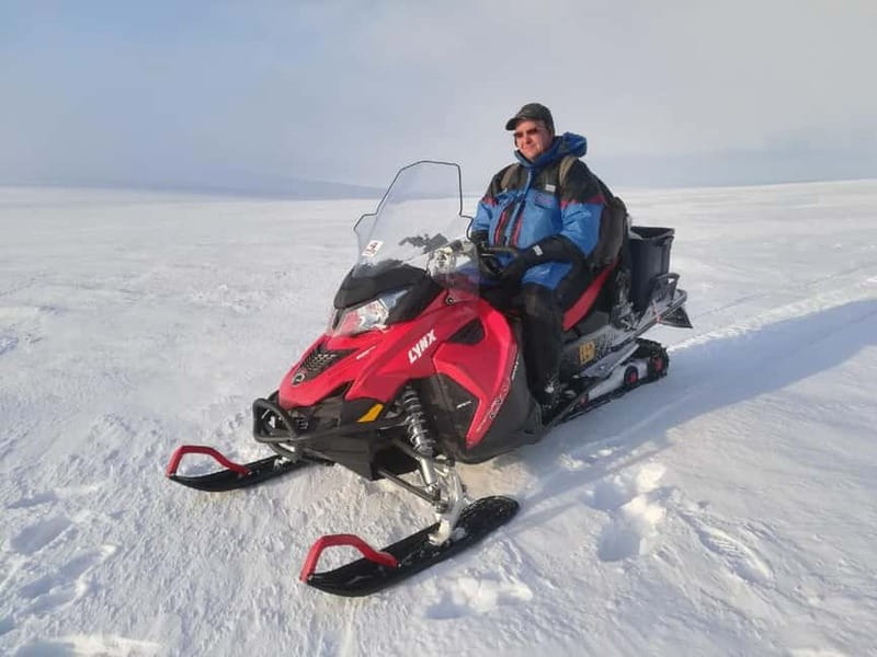 Saariselka: Snowmobile Safari on Tundra with BBQ - Guides who make the difference