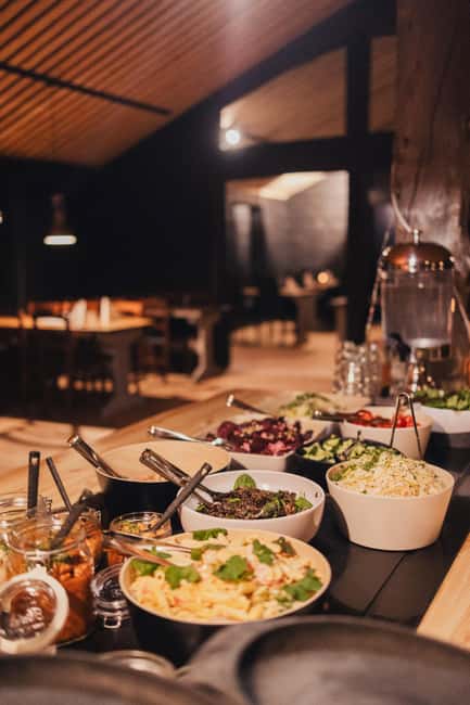 Saariselkä: Wilderness Dinner - Chef's Special Evening - Warming up in the traditional laavu