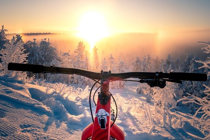 Scenic electric fat bike group ride in Rovaniemi - Riding the Ounasvaara winter trails
