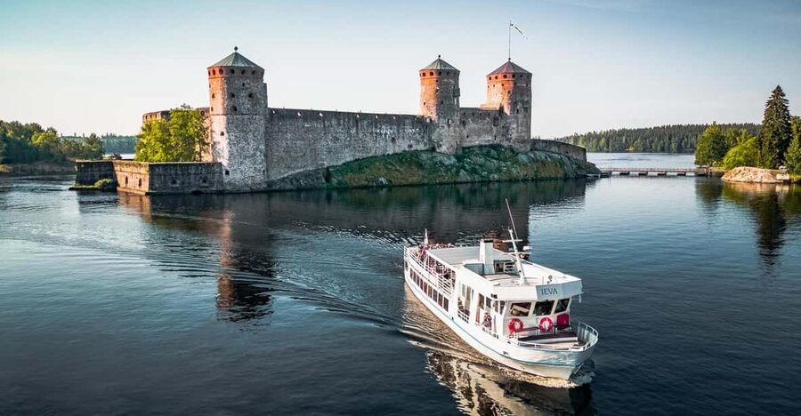 SIGHTSEEING CRUISE AROUND SAVONLINNA - Rocky shores and the Casino Islands