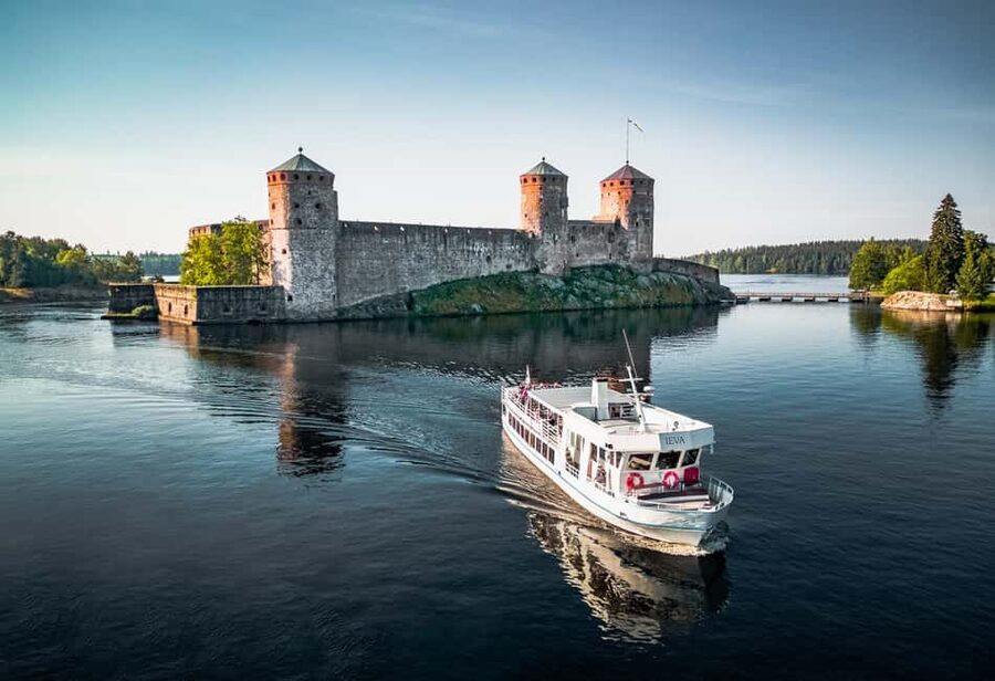 SIGHTSEEING CRUISE AROUND SAVONLINNA - The one-hour route around Savonlinna’s islands