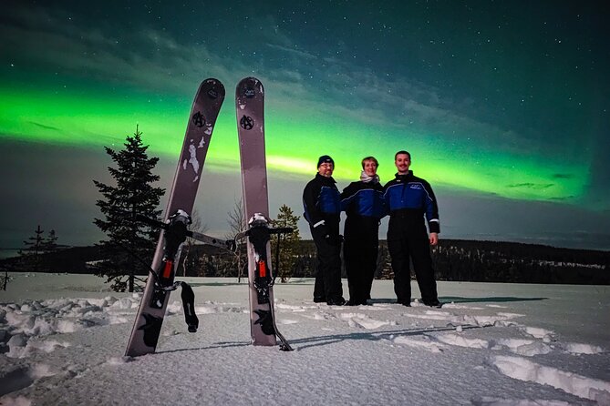 Ski Trekking under the Northern Lights - What the Northern Lights search is really like
