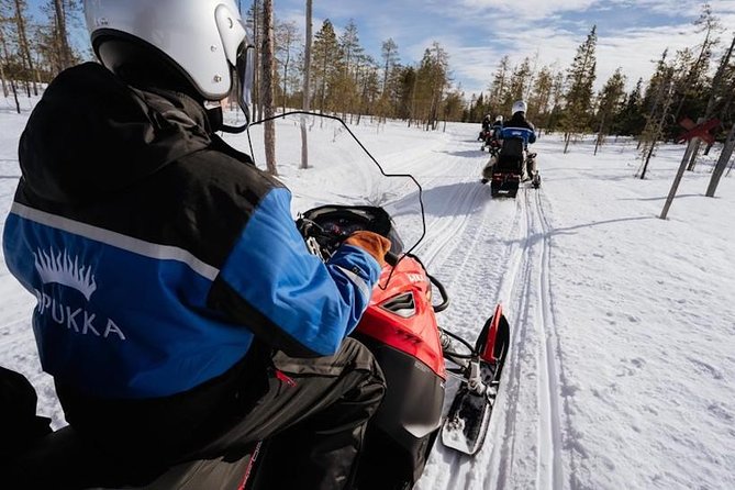 Snowmobiling and ice fishing in Apukka Resort, Rovaniemi - From Apukka Resort into the Arctic countryside