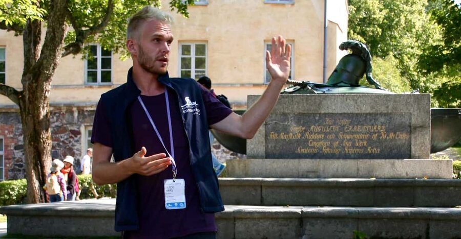 Suomenlinna: Guided Walking Tour with an Authorized Guide - The Ehrensvärd Museum bonus