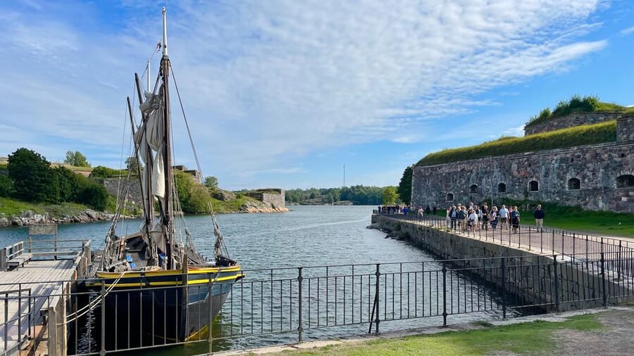 Suomenlinna tour in French with Doro - Why this Suomenlinna walk is worth your time