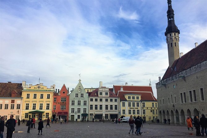 Tallinn Day Cruise from Helsinki - Meeting your guide in Tallinn