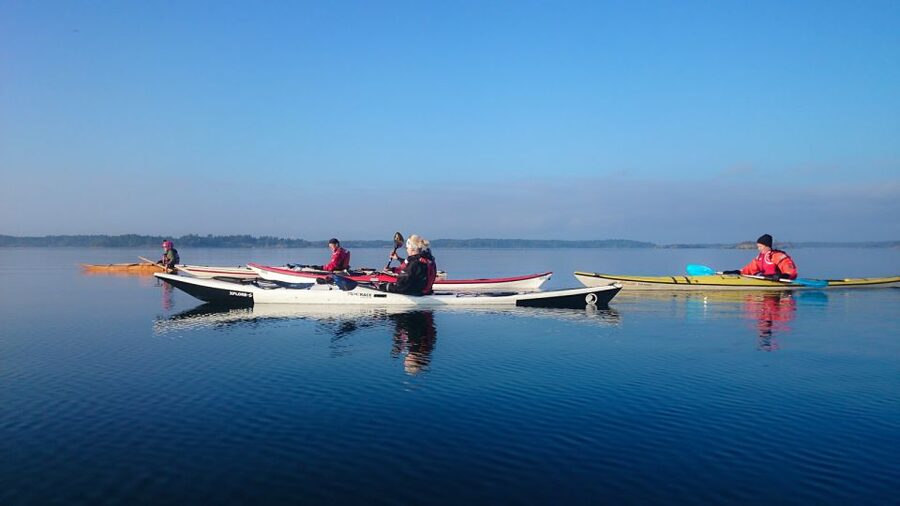 Turku Archipelago: Sea Kayaking Day Tour - Learning to handle a sea kayak