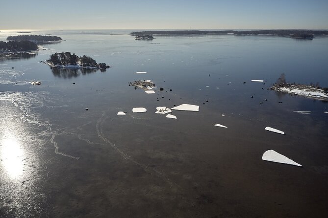 Winter kayaking in Eastern Helsinki archipelago - The quiet rewards of the archipelago
