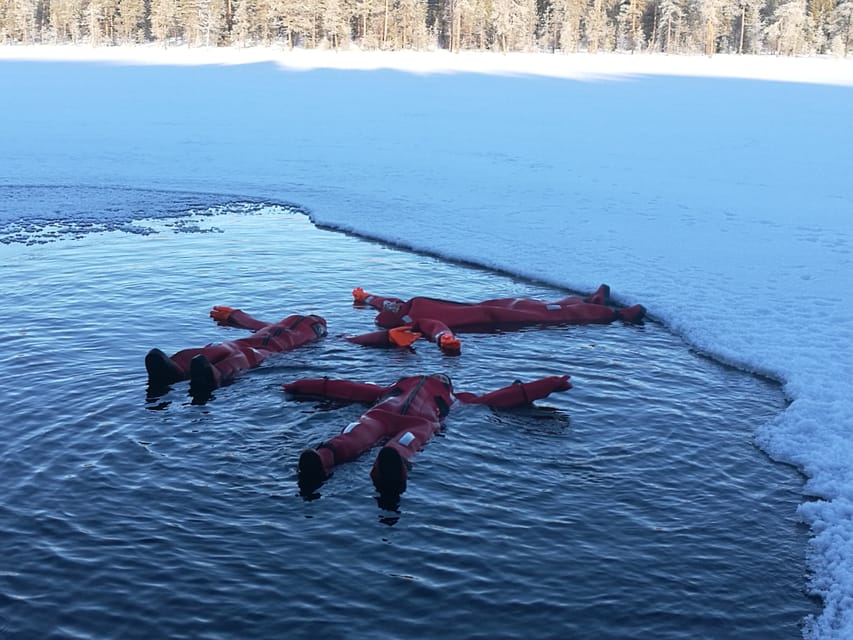 Ylläs: Lake Ylläsjärvi Ice-Floating Experience - What the frozen lake experience is really like