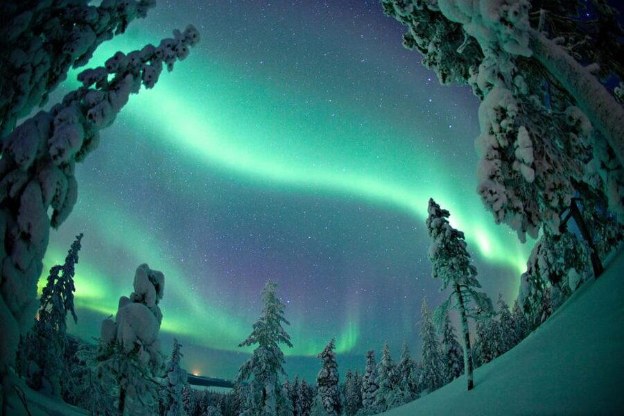 Ylläs: Seeking Northern Lights Photo Tour - Starting the night in Ylläs